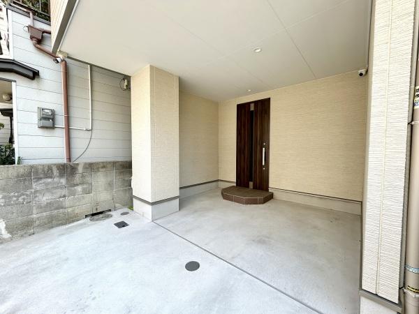堺市堺区香ヶ丘町1丁　中古戸建 現地写真（玄関）