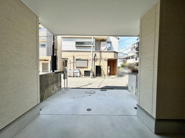 堺市堺区香ヶ丘町1丁　中古戸建 現地写真（駐車場）