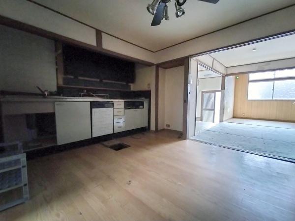 京都市右京区龍安寺西ノ川町　中古テラスハウス 内観写真（リビング）