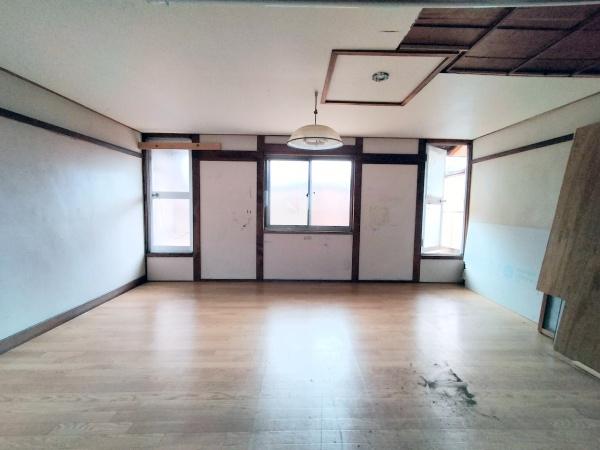 京都市右京区龍安寺西ノ川町　中古テラスハウス 内観写真（リビング以外の居室）