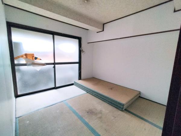 京都市右京区龍安寺西ノ川町　中古テラスハウス 内観写真（リビング以外の居室）