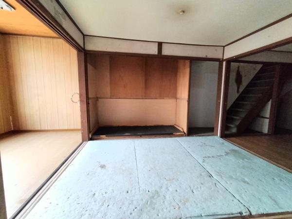 京都市右京区龍安寺西ノ川町　中古テラスハウス 内観写真（リビング以外の居室）