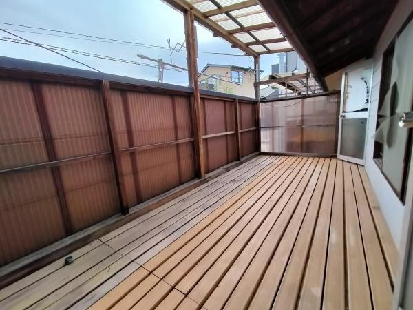 京都市右京区龍安寺西ノ川町　中古テラスハウス 現地写真（バルコニー）