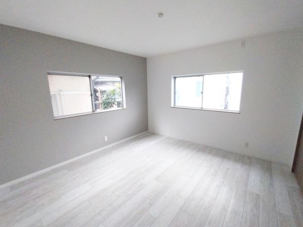 大阪市生野区生野東3丁目　中古戸建 内観写真（リビング以外の居室）