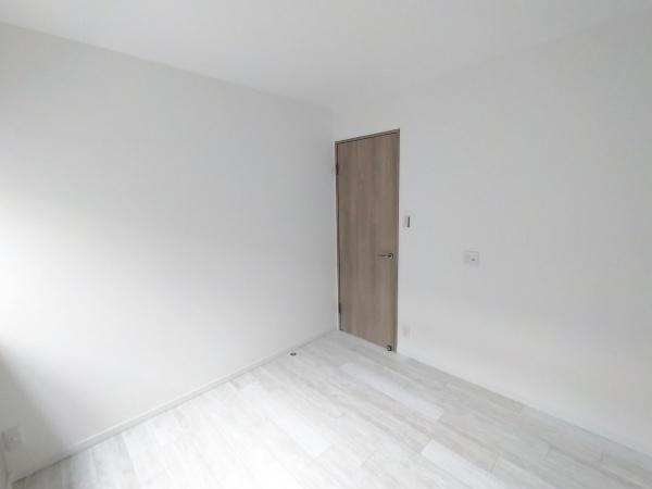 大阪市生野区生野東3丁目　中古戸建 内観写真（リビング以外の居室）