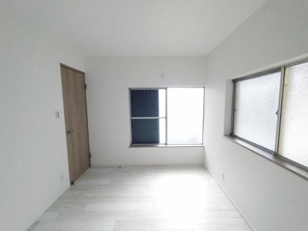 大阪市生野区生野東3丁目　中古戸建 内観写真（リビング以外の居室）