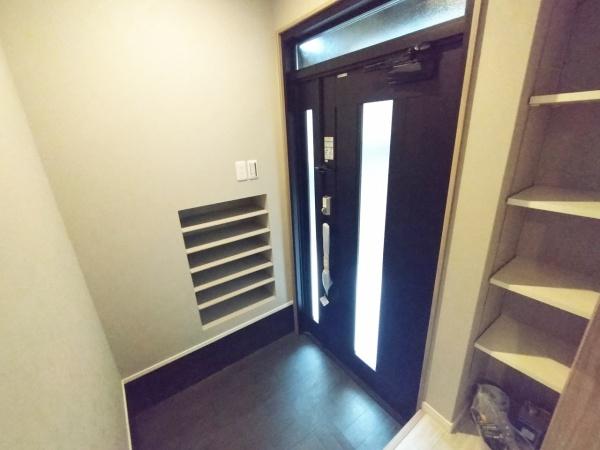 大阪市生野区生野東3丁目　中古戸建 現地写真（玄関）