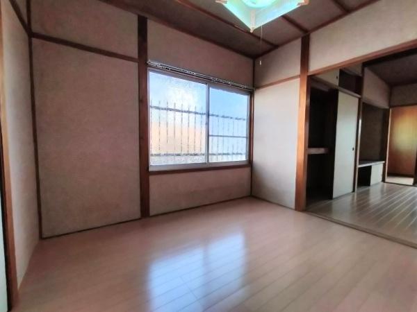京都市右京区山ノ内宮脇町　中古戸建 内観写真（リビング以外の居室）