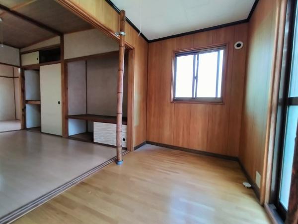京都市右京区山ノ内宮脇町　中古戸建 内観写真（リビング以外の居室）