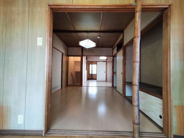 京都市右京区山ノ内宮脇町　中古戸建 内観写真（リビング以外の居室）