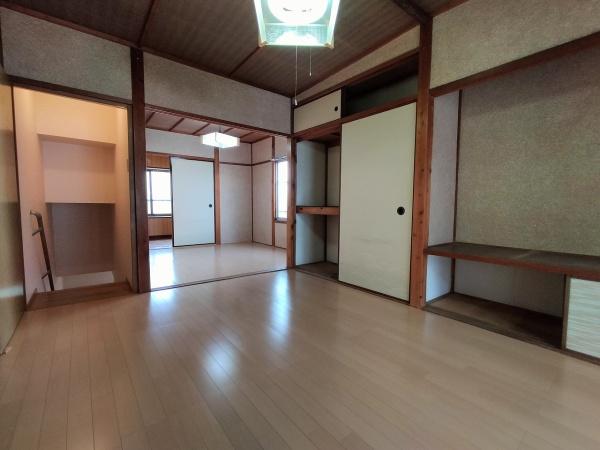 京都市右京区山ノ内宮脇町　中古戸建 内観写真（リビング以外の居室）