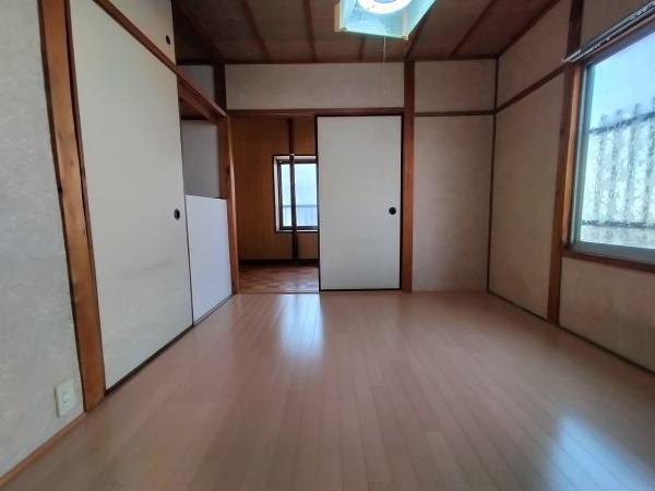 京都市右京区山ノ内宮脇町　中古戸建 内観写真（リビング以外の居室）