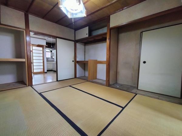 京都市右京区山ノ内宮脇町　中古戸建 内観写真（リビング以外の居室）