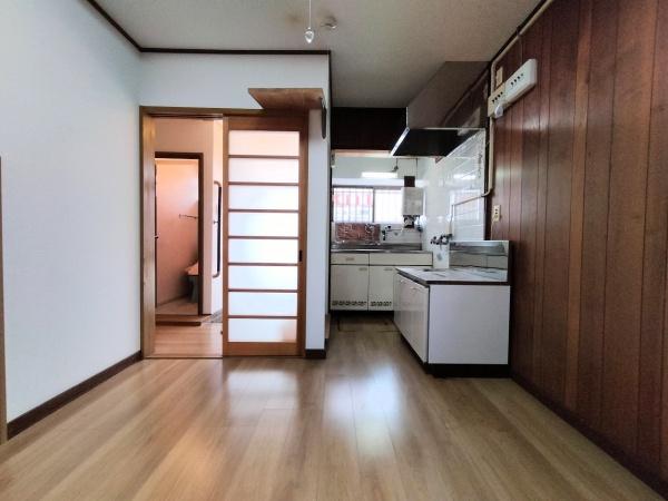 京都市右京区山ノ内宮脇町　中古戸建 内観写真（キッチン）