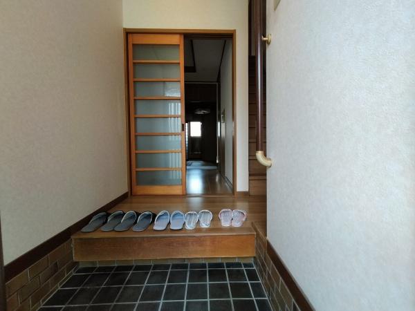 京都市右京区山ノ内宮脇町　中古戸建 現地写真（玄関）