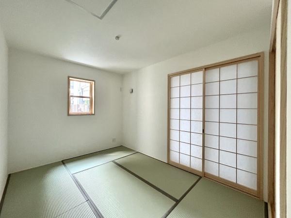 堺市北区長曽根町2号棟　新築戸建 内観写真（収納）