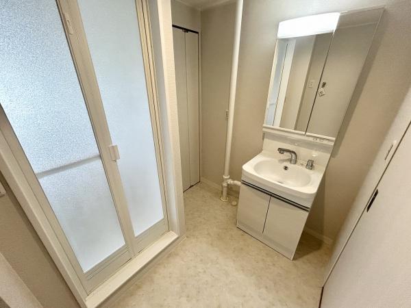 泉北茶山台第一次住宅九号棟 内観写真（洗面台・洗面所）