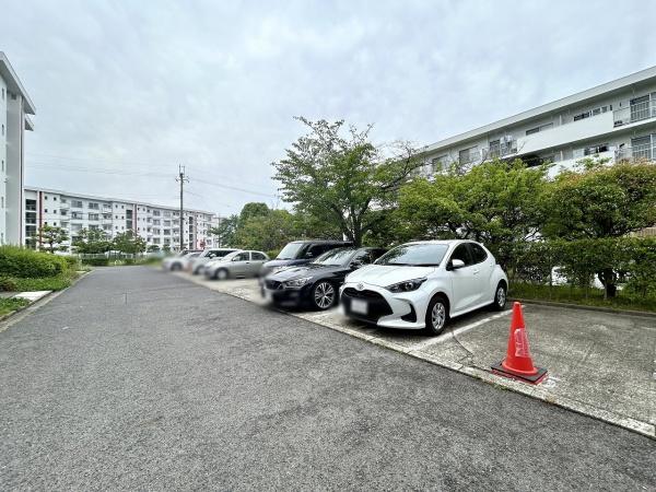 泉北茶山台第一次住宅九号棟 共用部写真（駐車場）