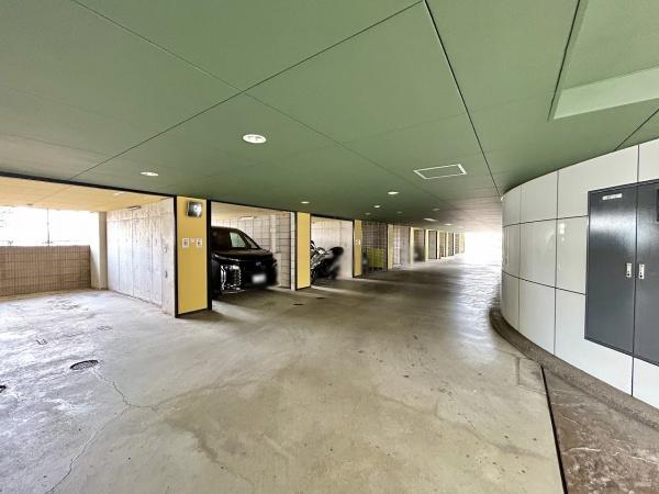 APAガーデンコート鳳西壱番館 共用部写真（駐車場）