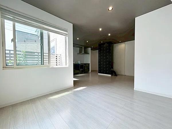 京都市右京区西院清水町　中古戸建 内観写真（リビング）