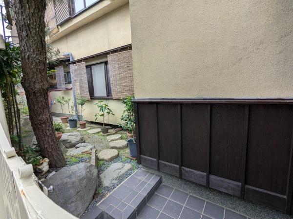 京都市右京区鳴滝松本町　中古戸建 現地写真（玄関）
