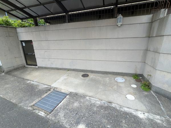 京都市右京区鳴滝松本町　中古戸建 現地写真（駐車場）