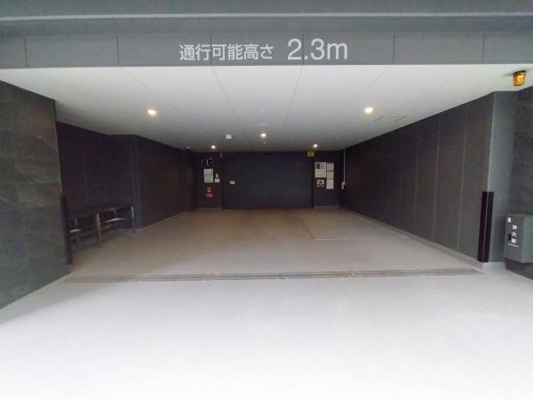 ジオタワー新町 共用部写真（駐車場）