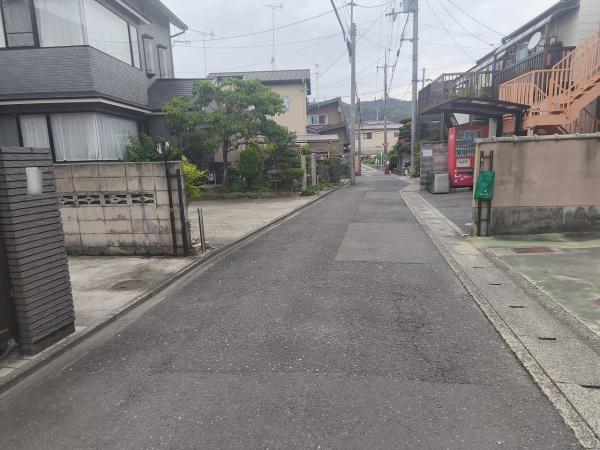 京都市北区上賀茂中ノ坂町　中古戸建 現地写真（前面道路含む現地写真）