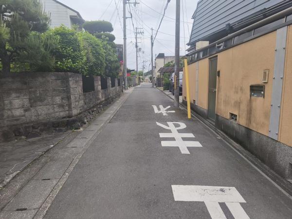 京都市北区上賀茂中ノ坂町　中古戸建 現地写真（前面道路含む現地写真）
