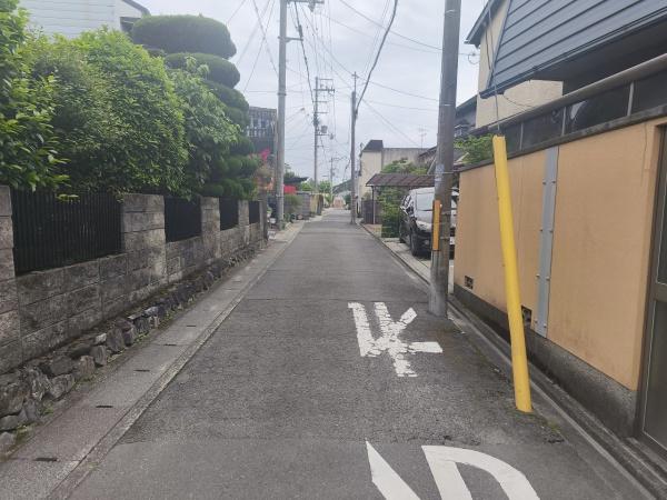 京都市北区上賀茂中ノ坂町　中古戸建 現地写真（前面道路含む現地写真）