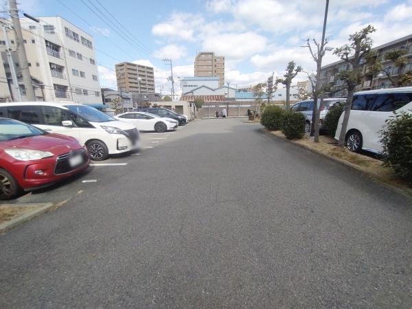 ローレルハイツ新佃公園 共用部写真（駐車場）