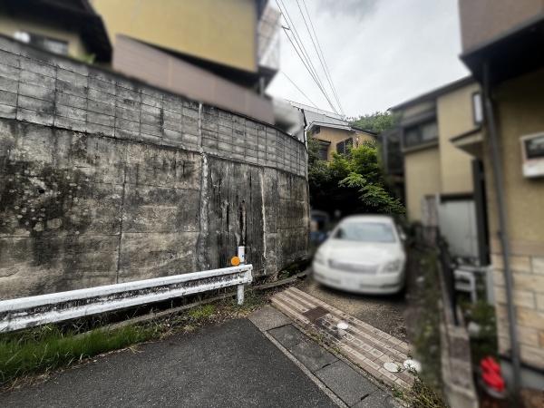 京都市北区衣笠鏡石町　中古戸建 現地写真（駐車場）