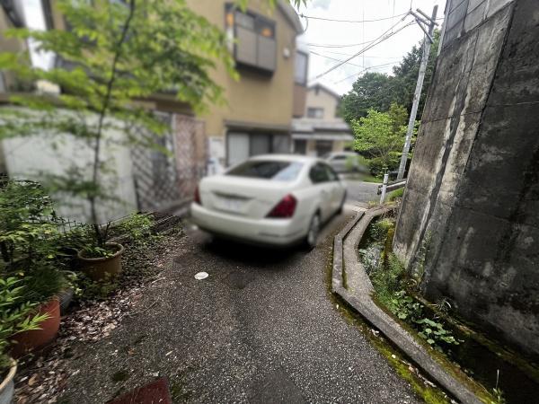 京都市北区衣笠鏡石町　中古戸建 現地写真（駐車場）