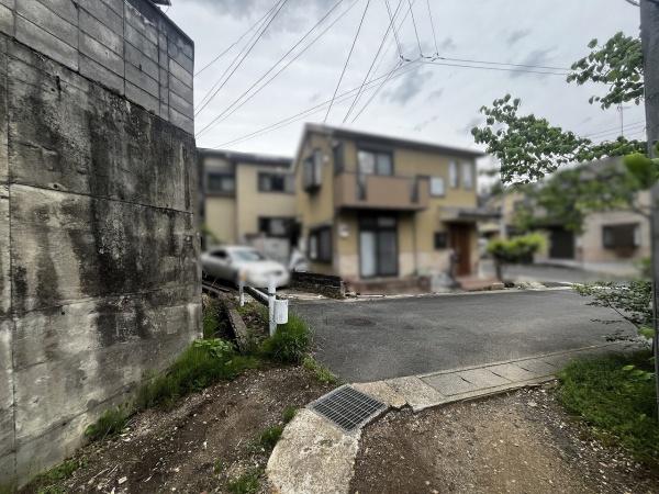 京都市北区衣笠鏡石町　中古戸建 現地写真（前面道路含む現地写真）