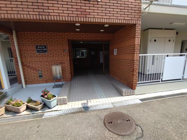 阪神住建グランドヴィラ淀川A棟 共用部写真（エントランス）