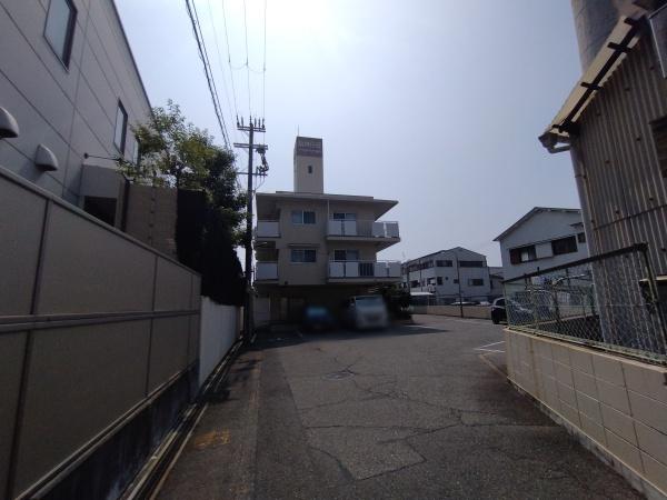 阪神住建グランドヴィラ淀川A棟 共用部写真（駐車場）