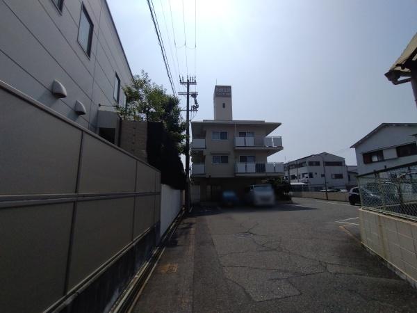 阪神住建グランドヴィラ淀川A棟 共用部写真（駐車場）