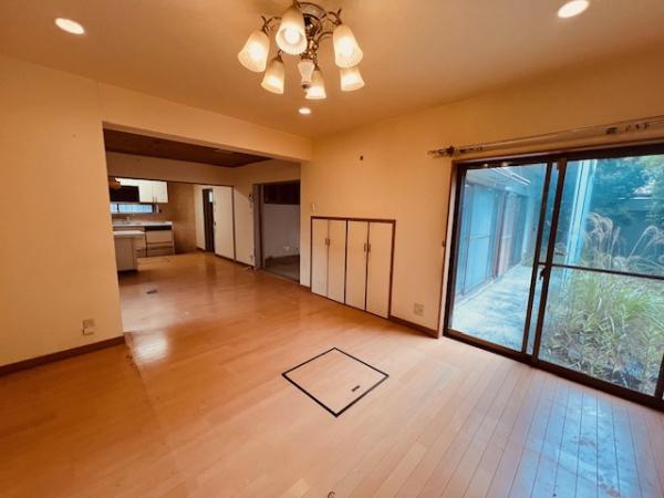 堺市南区庭代台4丁　中古戸建 内観写真（リビング）