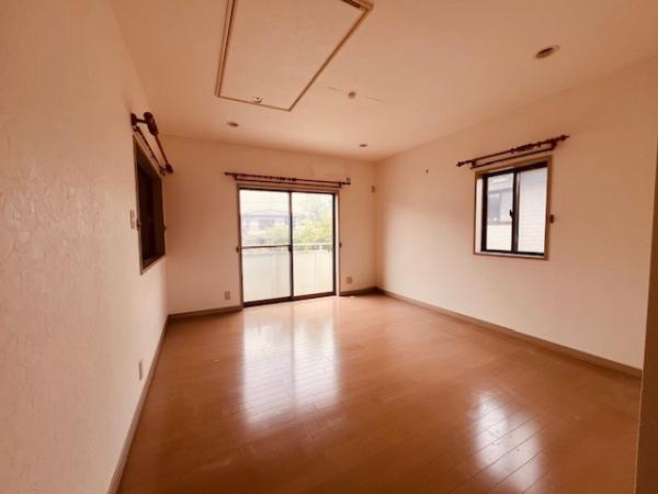 堺市南区庭代台4丁　中古戸建 内観写真（リビング以外の居室）