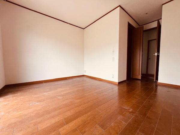 堺市南区庭代台4丁　中古戸建 内観写真（リビング以外の居室）