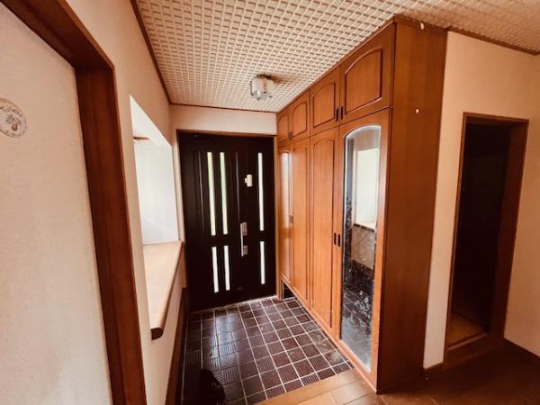 堺市南区庭代台4丁　中古戸建 現地写真（玄関）