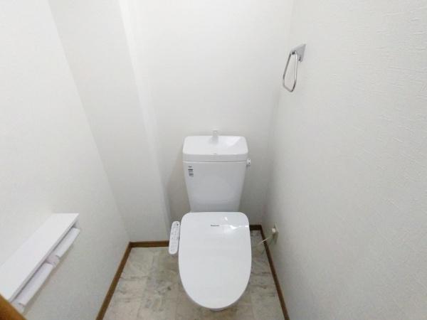 エバーグリーンポートタウン11号棟B 内観写真（トイレ）