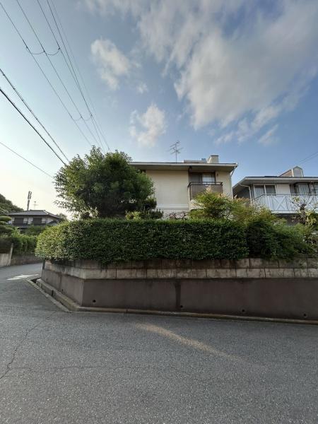 羽曳野市羽曳が丘西6丁目　中古戸建 現地写真（前面道路含む現地写真）