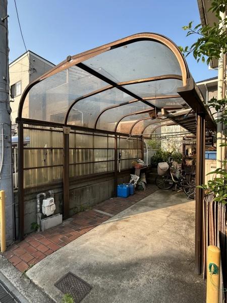 羽曳野市羽曳が丘西6丁目　中古戸建 現地写真（駐車場）