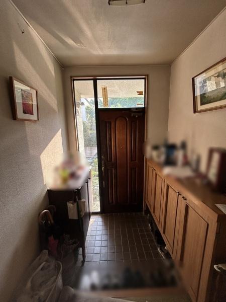 羽曳野市羽曳が丘西6丁目　中古戸建 現地写真（玄関）