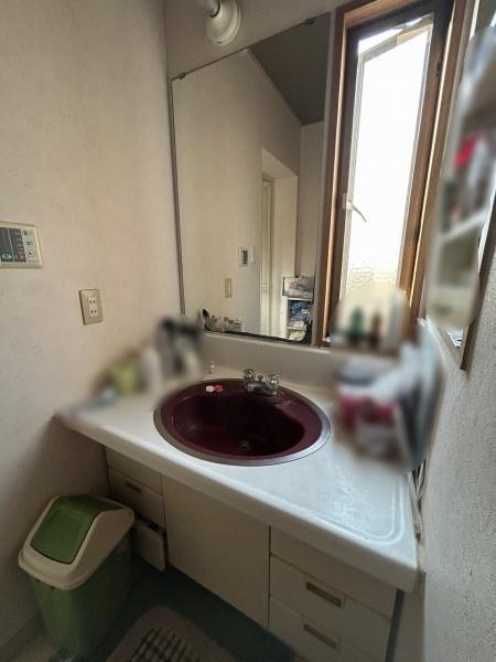 羽曳野市羽曳が丘西6丁目　中古戸建 内観写真（洗面台・洗面所）