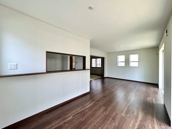 堺市南区晴美台3丁　中古戸建 内観写真（リビング）