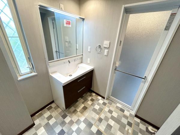 堺市南区晴美台3丁　中古戸建 内観写真（洗面台・洗面所）