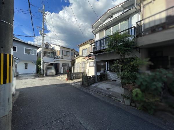京都市右京区太秦堀池町　中古テラスハウス 現地写真（前面道路含む現地写真）