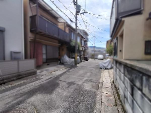 京都市右京区嵯峨野千代ノ道町　中古戸建 現地写真（前面道路含む現地写真）